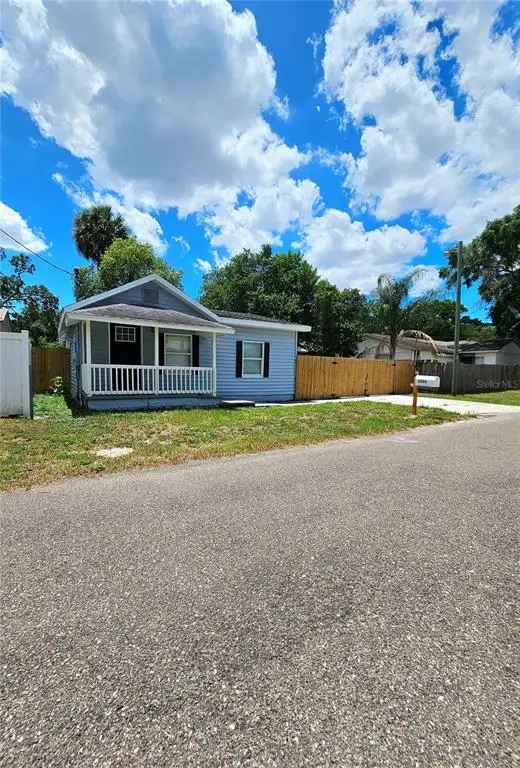 Single-family house For Sale in 1703, Mobile Avenue, Tampa, Florida