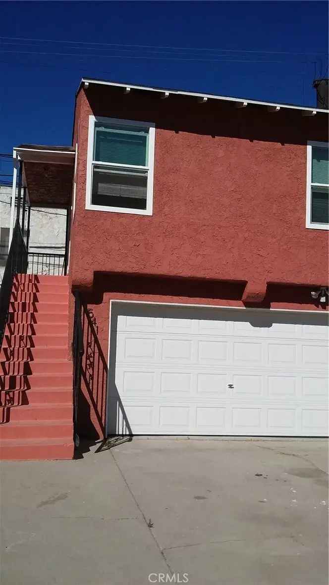 Multi-family house For Sale in 1539, West 80th Street, Los Angeles, California