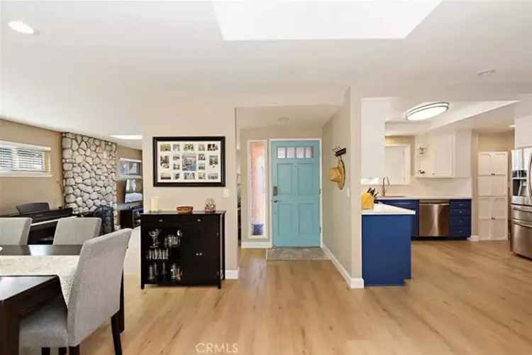 Single-family house For Sale in 6711, Walton Drive, Huntington Beach, California