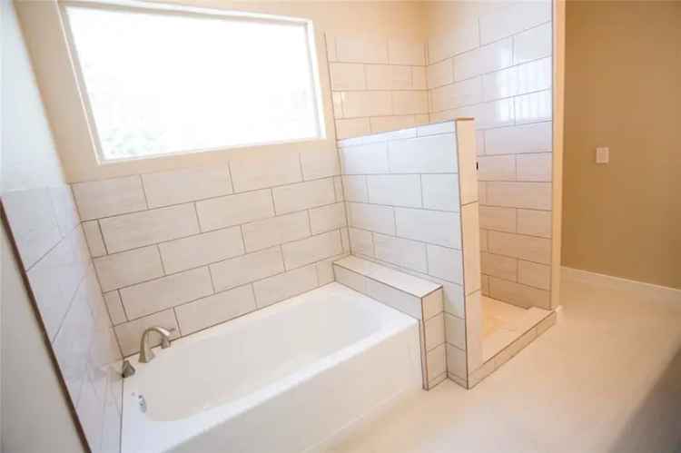 Condo For Sale in 7811, Parliament Place, Austin, Texas