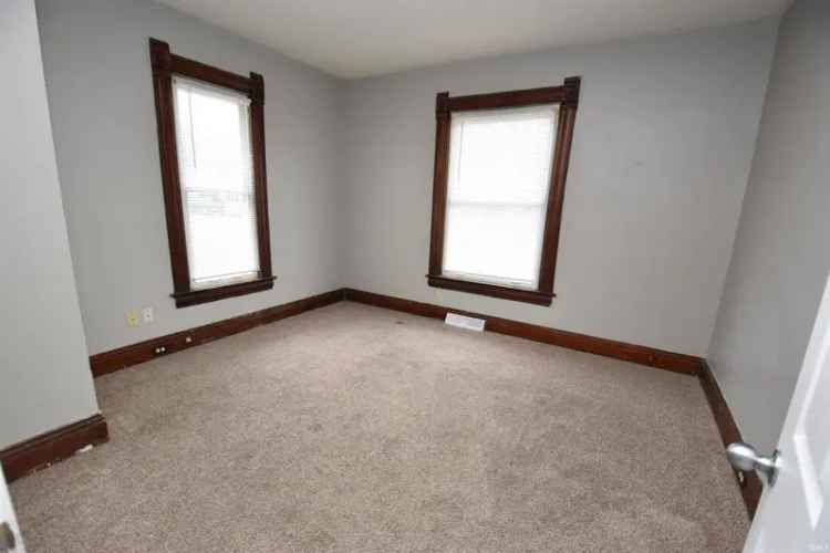 Single-family house For Sale in 207, East 7th Street, Mishawaka, Indiana