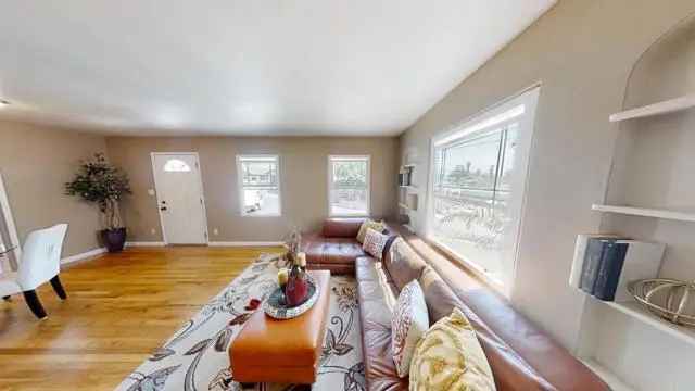 Single-family house For Sale in 4610, 67th Street, San Diego, California