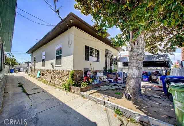 Multi-family house For Sale in Los Angeles, California