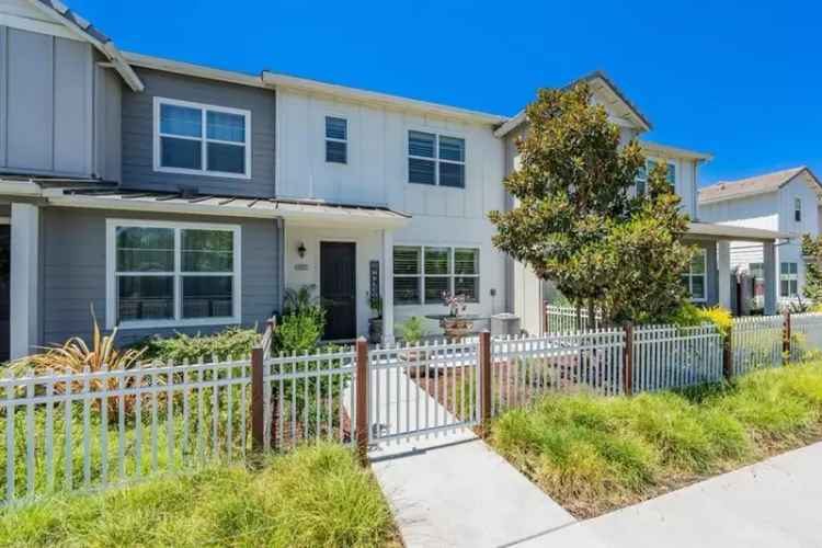 Single-family house For Sale in 15517, Monterey Road, Morgan Hill, California