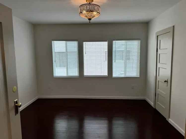 2 Bed Duplex near UC Berkeley - Newly Renovated