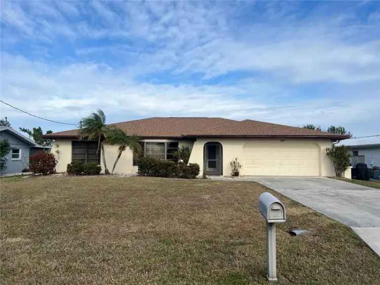 Single-family house For Sale in 164, Chelsea Court Northwest, Port Charlotte, Florida