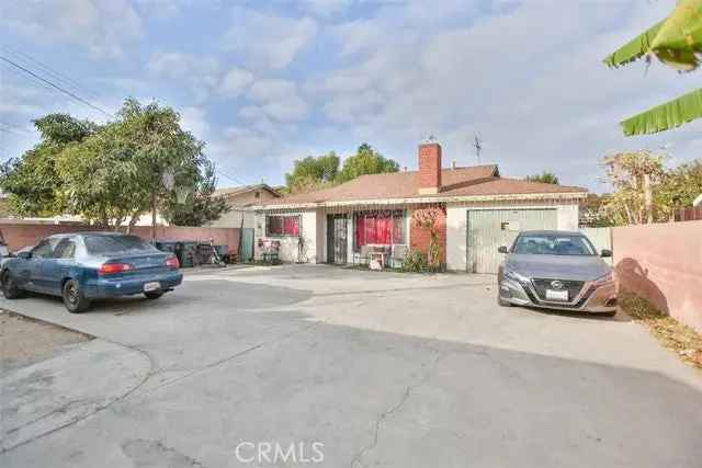 Multi-family house For Sale in 622, North Figueroa Street, Santa Ana, California