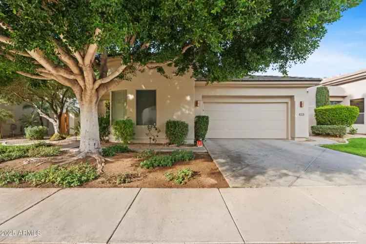 Single-family house For Sale in 8760, North 73rd Way, Scottsdale, Arizona