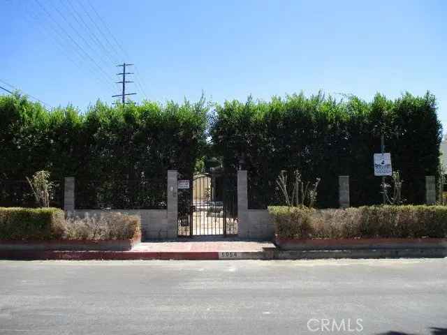 Single-family house For Sale in Los Angeles, California