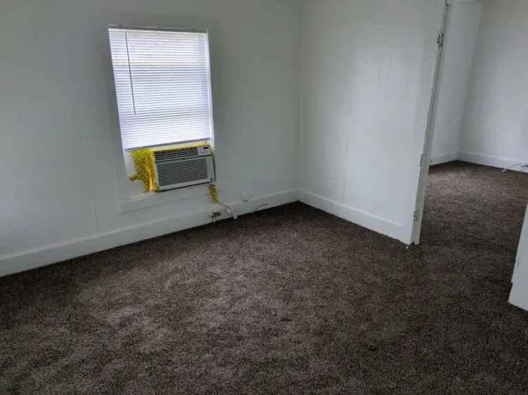 All Bills Paid 1 Bedroom House in Beaumont TX - Small Pets Considered