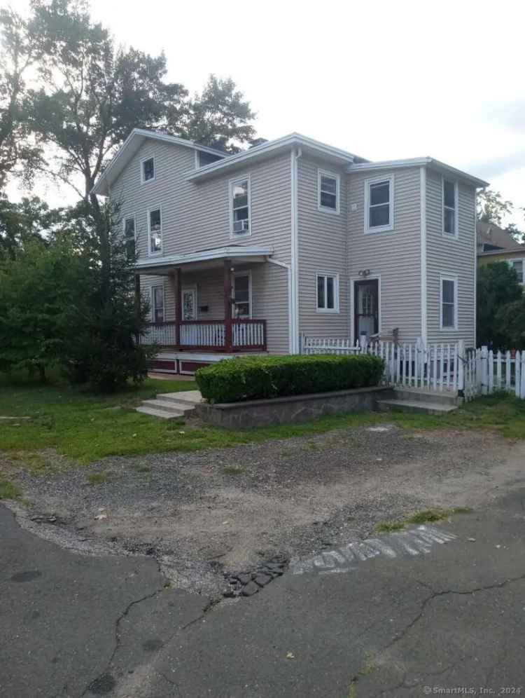 Multi-family house For Sale in 7, Locust Avenue, Danbury, Connecticut