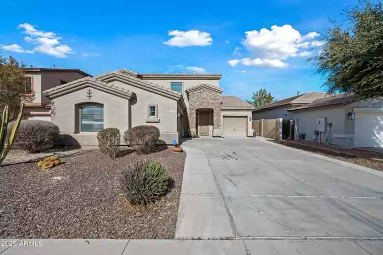 Single-family house For Sale in 18016, West Paradise Lane, Surprise, Arizona