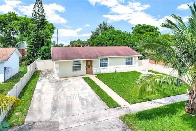 Single-family house For Sale in Pompano Beach, Florida