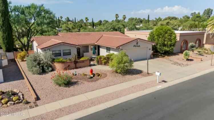 Single-family house For Sale in Green Valley, Arizona