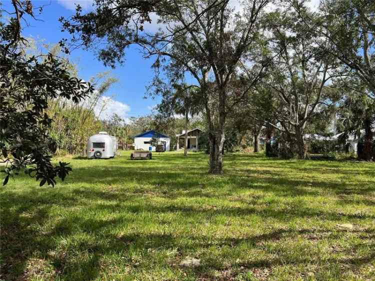 Single-family house For Sale in 4125, Old Bradenton Road, Sarasota, Florida