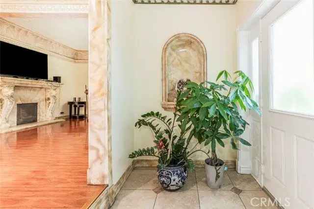 Single-family house For Sale in 1207, Winchester Avenue, Glendale, California