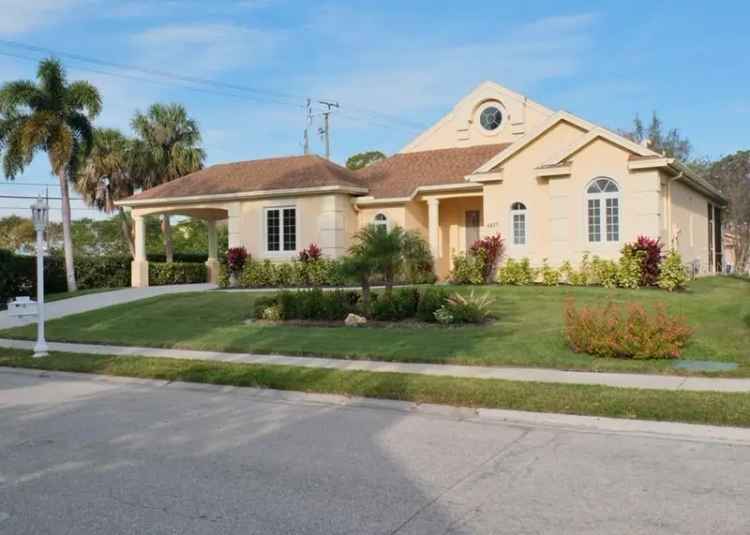 Single-family house For Sale in 4415, Barracuda Drive, Bradenton, Florida