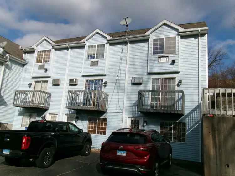 Multi-family house For Sale in 30, Howard Street, Waterbury, Connecticut