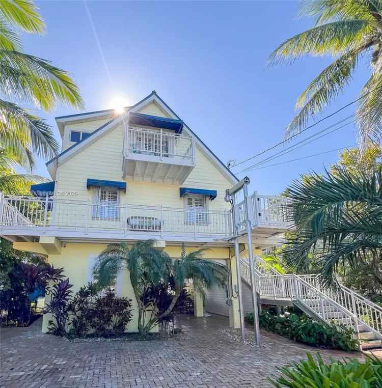 Single-family house For Sale in 324, Woods Avenue, Islamorada, Florida