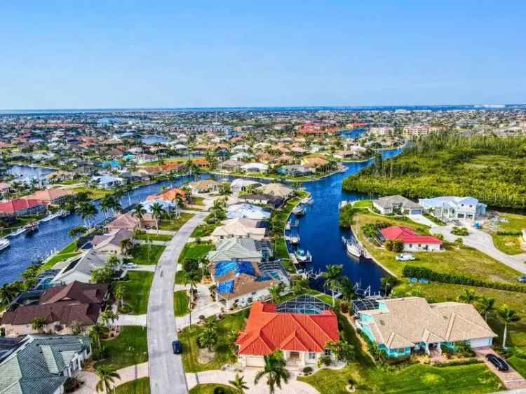 Single-family house For Sale in 1424, Grebe Drive, Punta Gorda, Florida