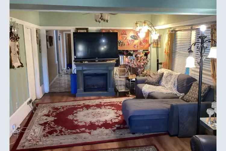 Duplex For Sale in 2832, Eighth Street, Berkeley, California