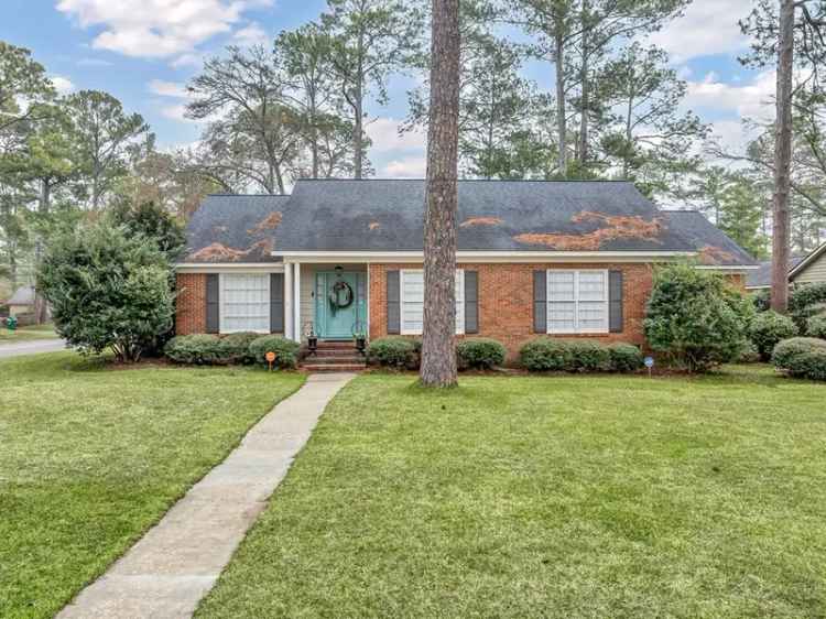 Single-family house For Sale in 1721, Pineknoll Lane, Albany, Georgia