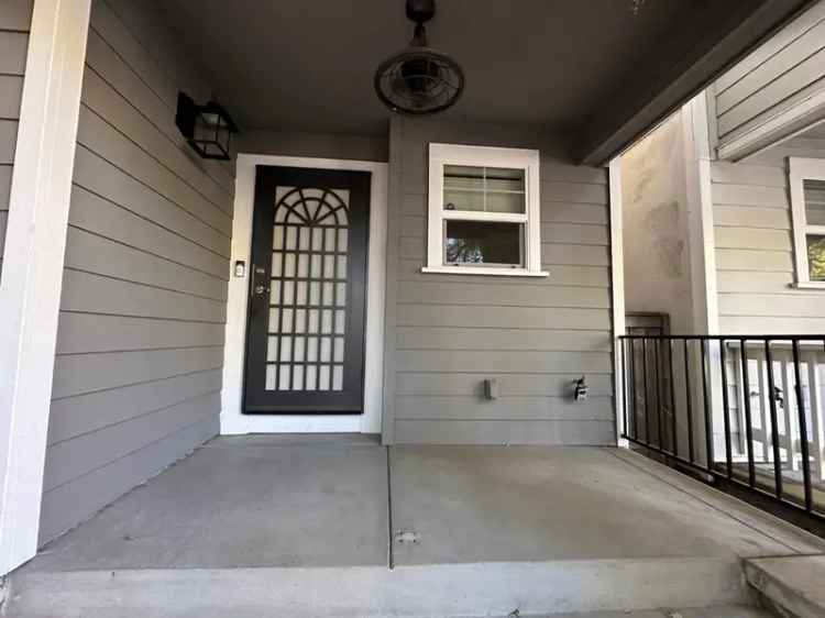 Single-family house For Sale in 612, 13th Street, Sacramento, California