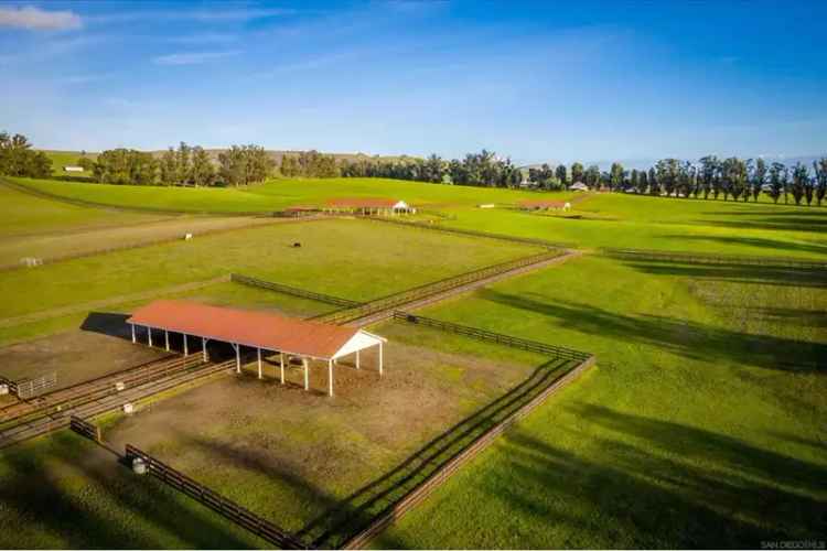 Single-family house For Sale in Petaluma, California