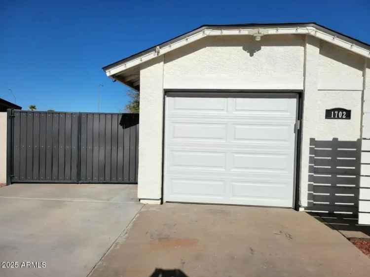 Single-family house For Sale in 1702, East Sandra Terrace, Phoenix, Arizona