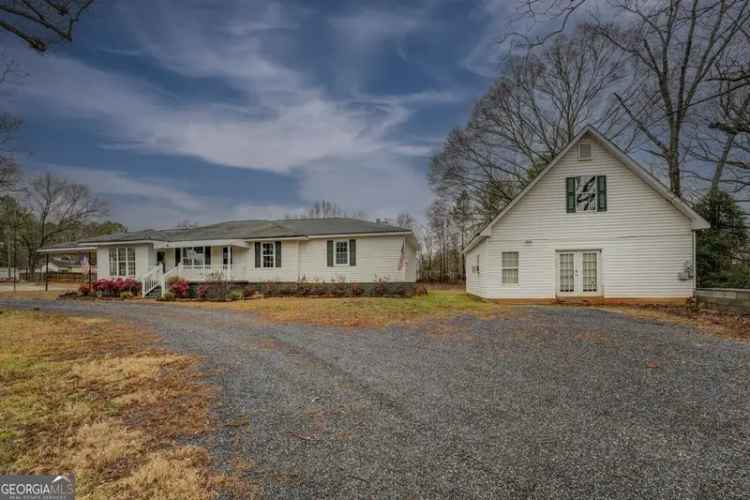 Single-family house For Sale in Covington, Georgia