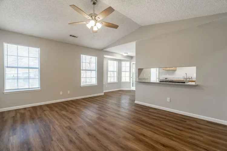 Newly Remodeled 3-Bedroom House in Fayetteville AR