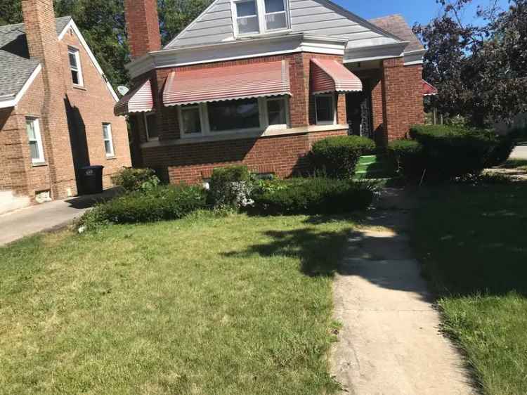 Single-family house For Sale in 819, South 3rd Avenue, Maywood, Illinois