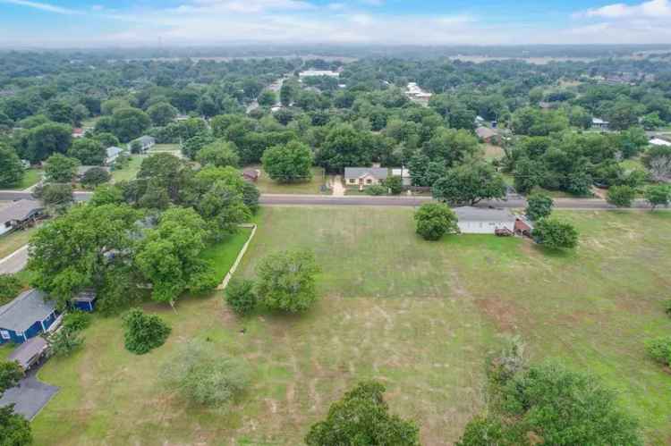 Land For Sale in 2105, Pecan Street, Bastrop, Texas