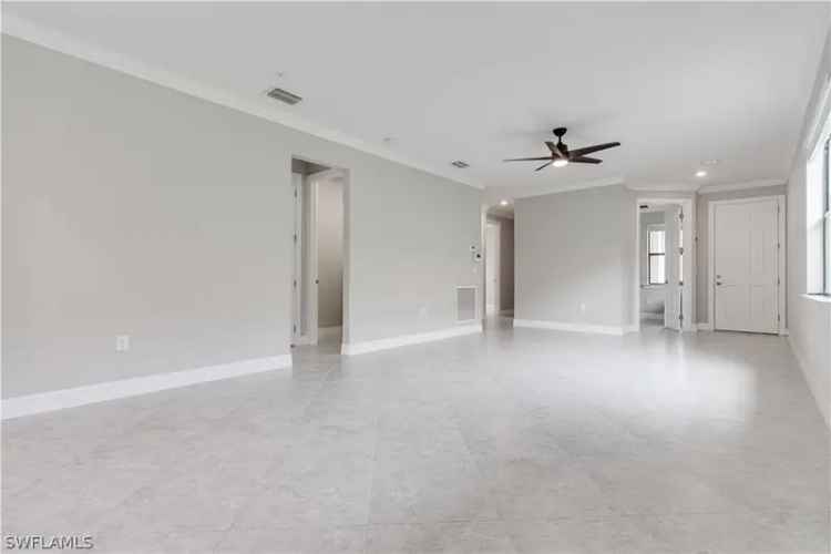 Single-family house For Sale in 11256, Carlingford Road, Fort Myers, Florida