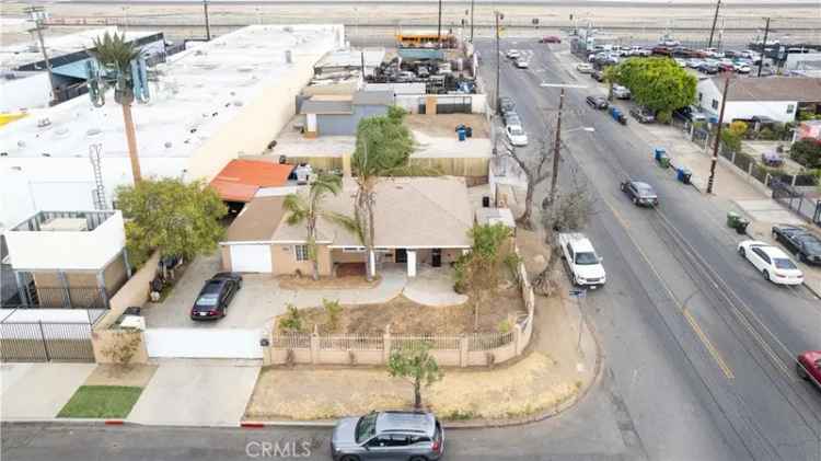 Single-family house For Sale in 10434, Ilex Avenue, Los Angeles, California