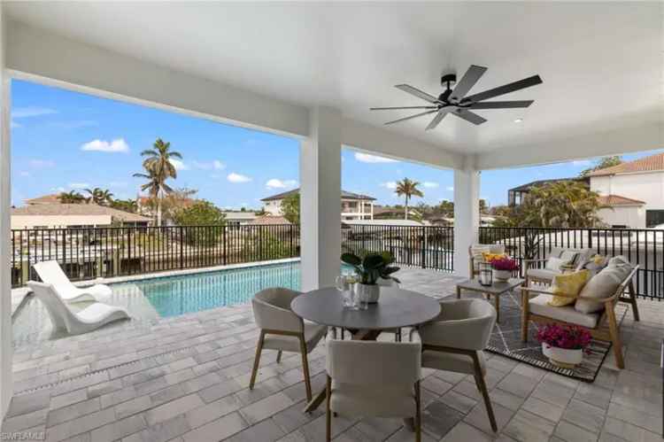 Single-family house For Sale in Bonita Springs, Florida