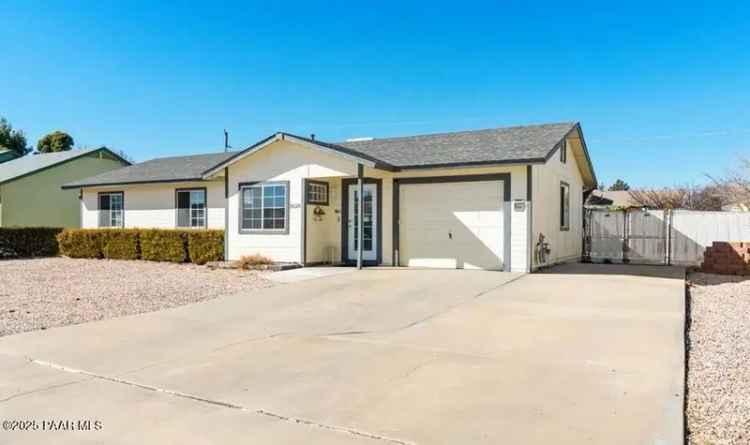 Single-family house For Sale in 3628, North Catherine Drive, Prescott Valley, Arizona