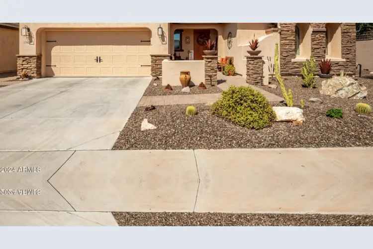 Single-family house For Sale in 17626, West Wildwood Drive, Goodyear, Arizona