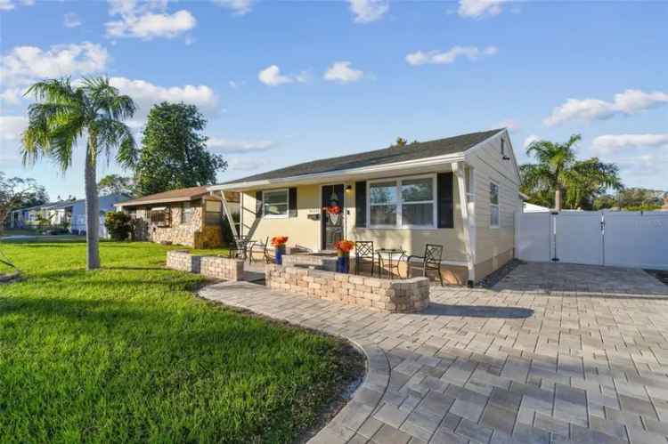 Single-family house For Sale in 4129, 36th Avenue North, Saint Petersburg, Florida