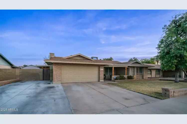 Single-family house For Sale in 4939, West Carol Avenue, Glendale, Arizona