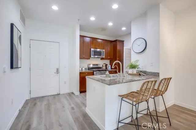 Condo For Sale in 2105, Scholarship, Irvine, California