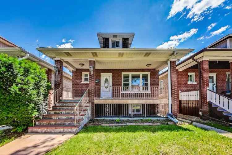 Single-family house For Sale in 2937, North Menard Avenue, Chicago, Illinois