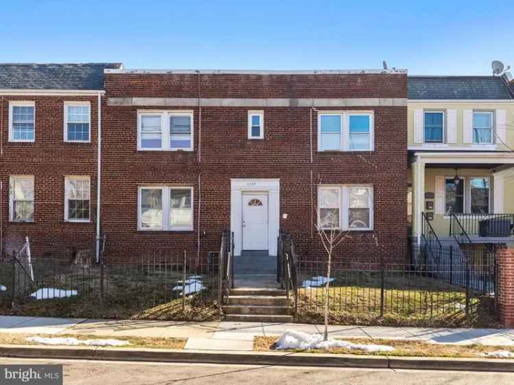 Multi-family house For Sale in 1427, Holbrook Street Northeast, Washington, District of Columbia