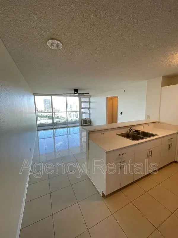 Makiki 2 Bed 1.5 Bath Apartment with Parking and Views