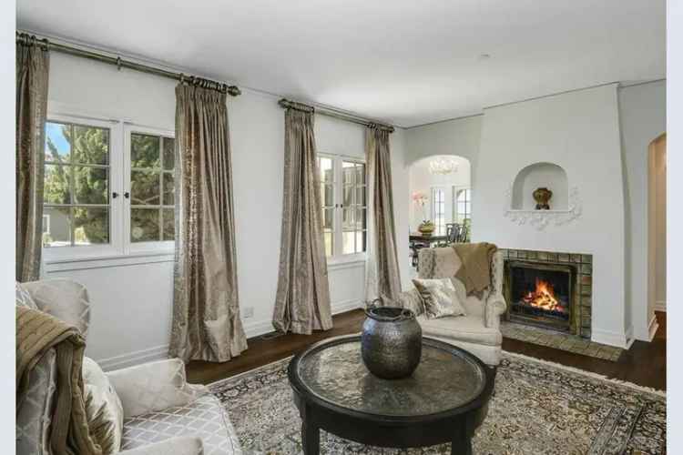 Single-family house For Sale in 550, Amphitheatre Drive, Del Mar, California