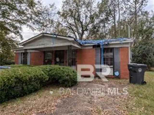 Single-family house For Sale in 233, Grant Circle, Prichard, Alabama