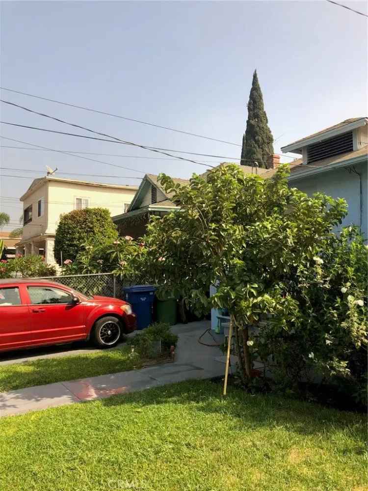 Single-family house For Sale in 472, Camulos Street, Los Angeles, California