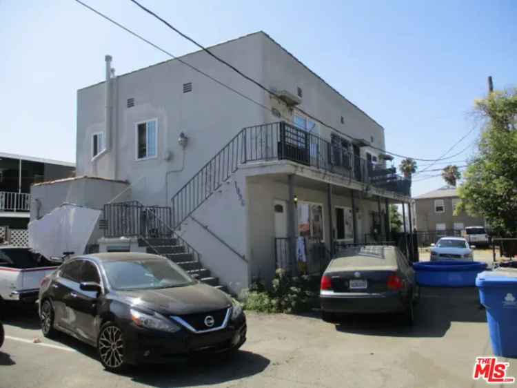 Multi-family house For Sale in 1996, West Jefferson Boulevard, Los Angeles, California