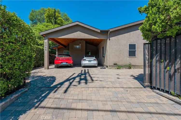 Single-family house For Sale in 5345, Fallbrook Avenue, Los Angeles, California