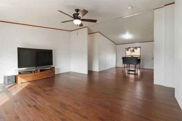 Single-family house For Sale in 185, Luke Lane, Texas